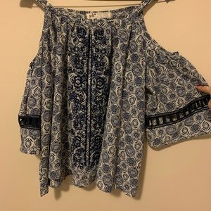 Open shoulder top